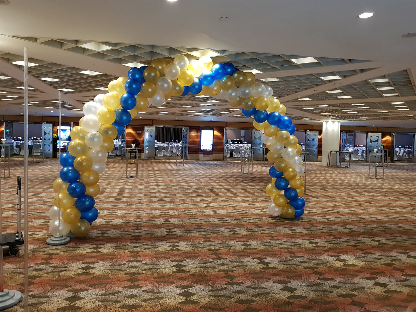 Spiral Balloon Arch