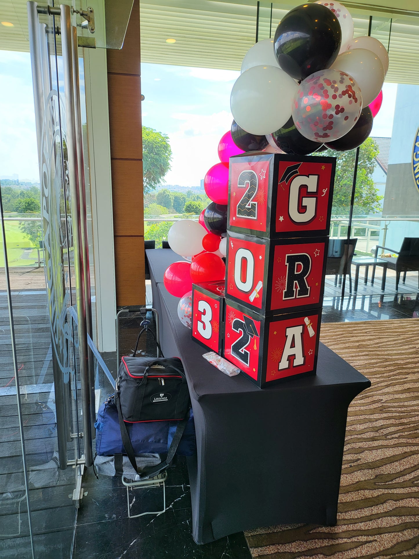 Graduation Table Balloon Decorations