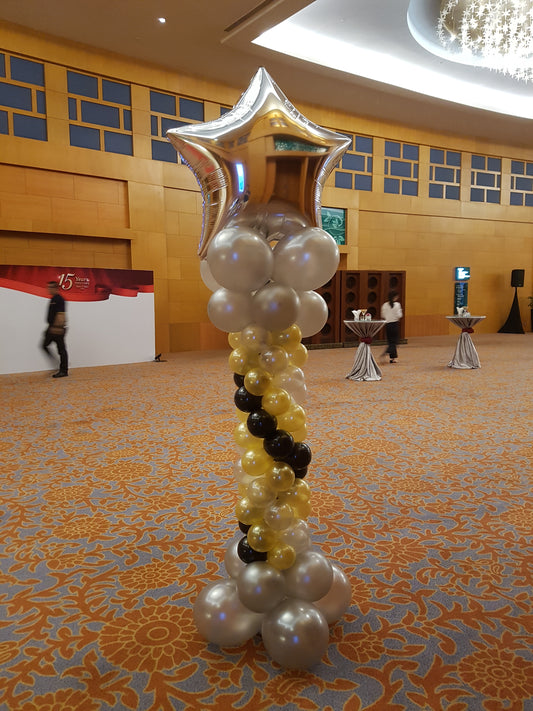 Skinny Balloon Columns with Star On Top (1 Pair)
