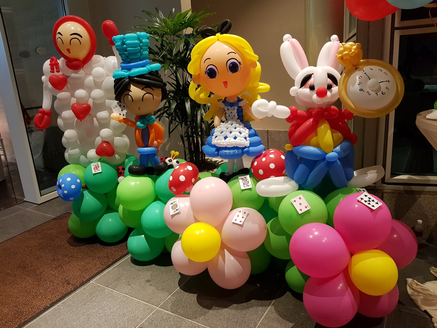 Alice In The Wonderland Balloon Decorations