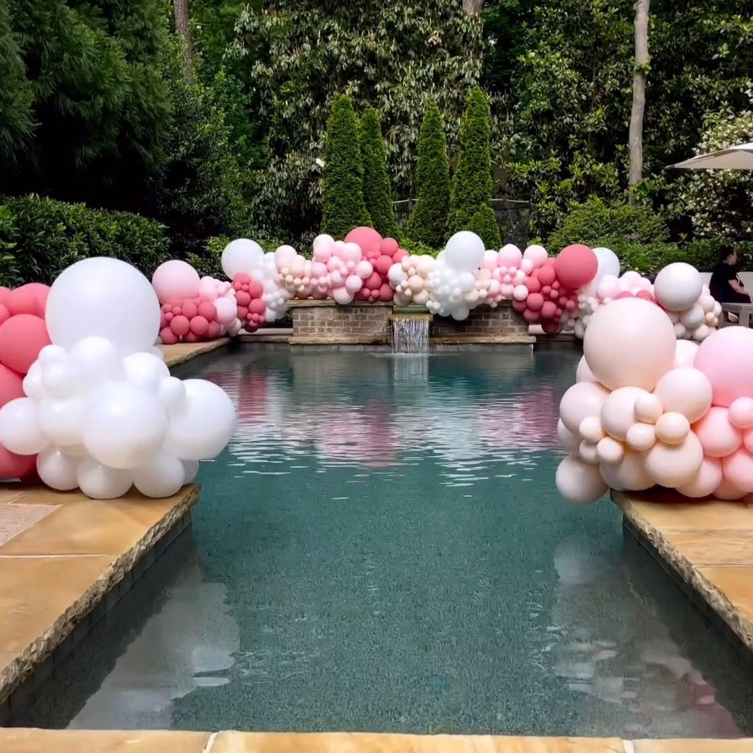 Organic Poolside Balloon Decorations