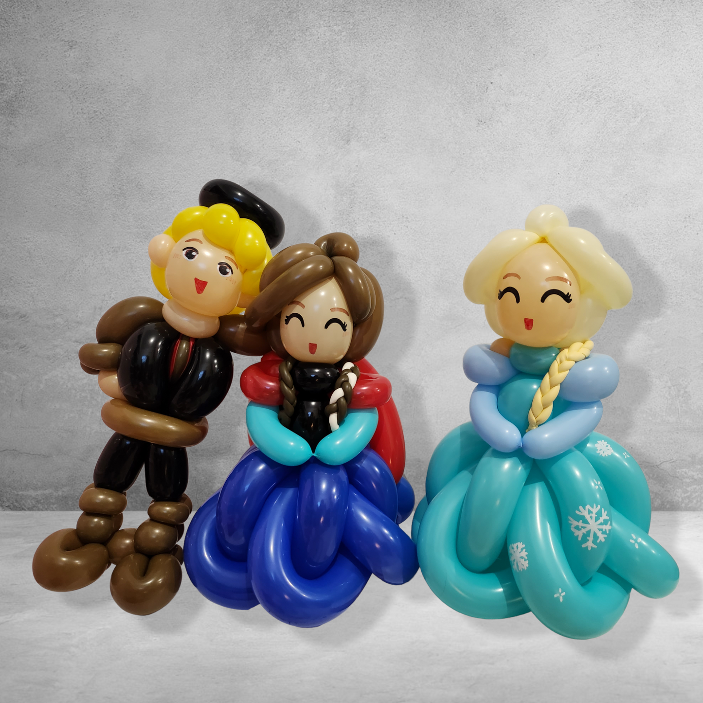 Anna Elsa Kristoff Balloon Sculpture